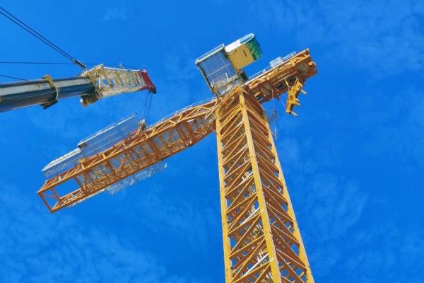 Range-topping-Potain-cranes-debut-on-prestigious-Saudi-Arabia-resort-project-3.JPG